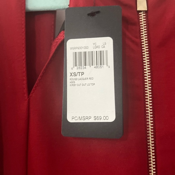 Cut out Long Sleeves top - Picture 3 of 6